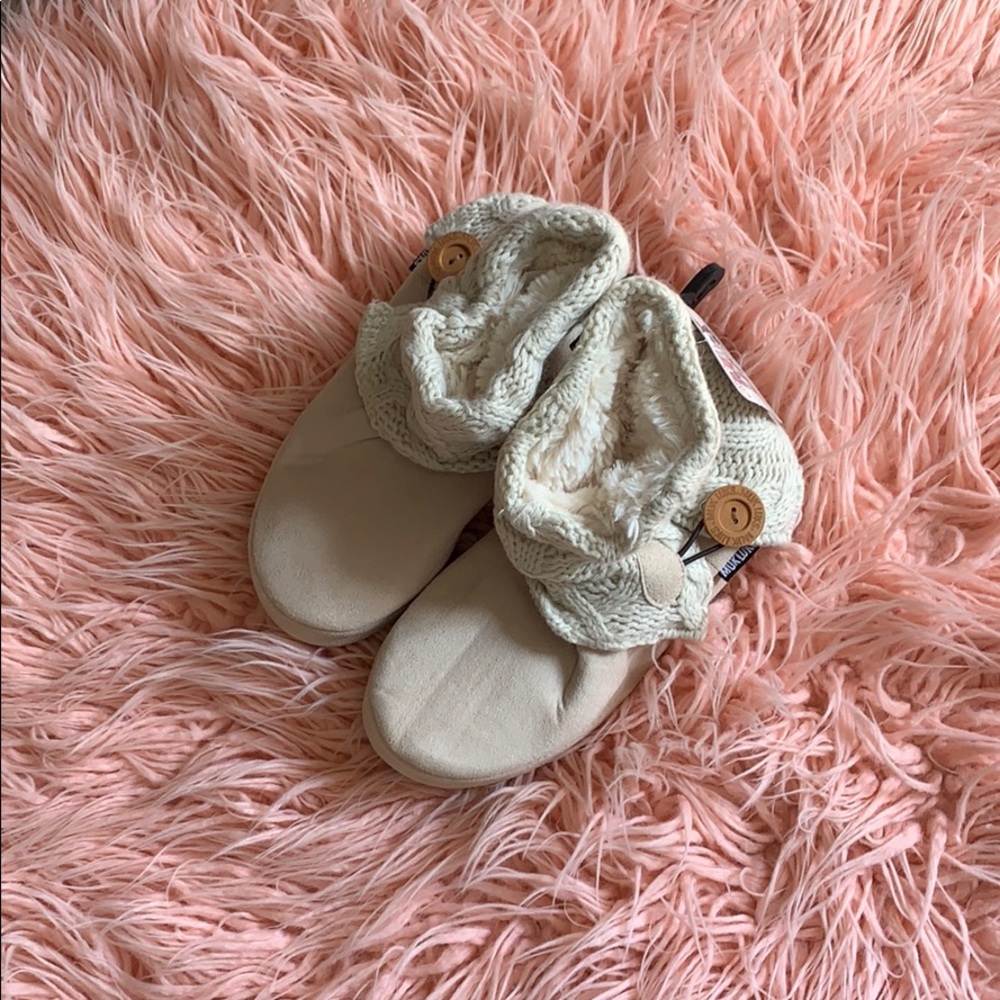 Muk Luk bootie slippers